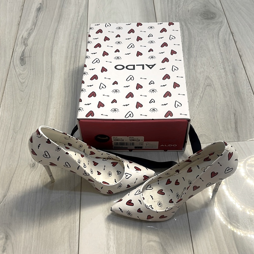 Aldo size 6.5 hearts red/white/black heels!